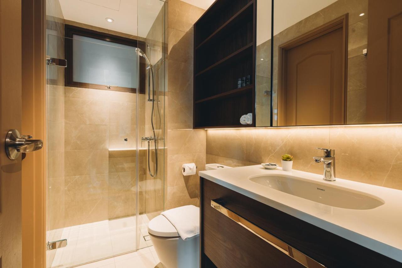 Deluxe Three-Bedroom Apartment