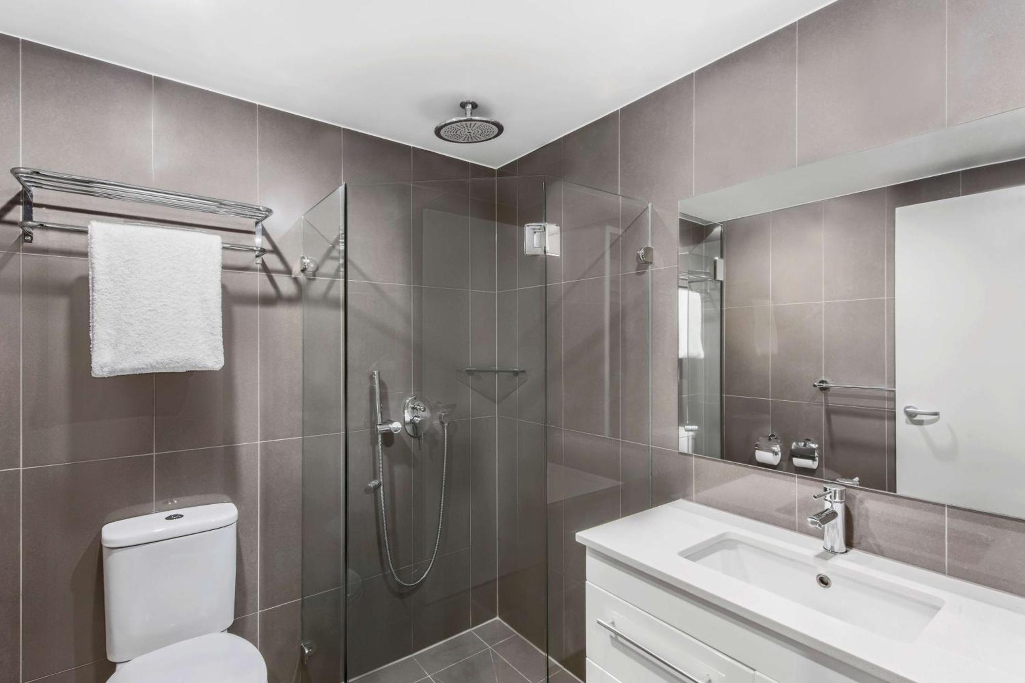 One Bedroom Apartment - Weekly Housekeeping