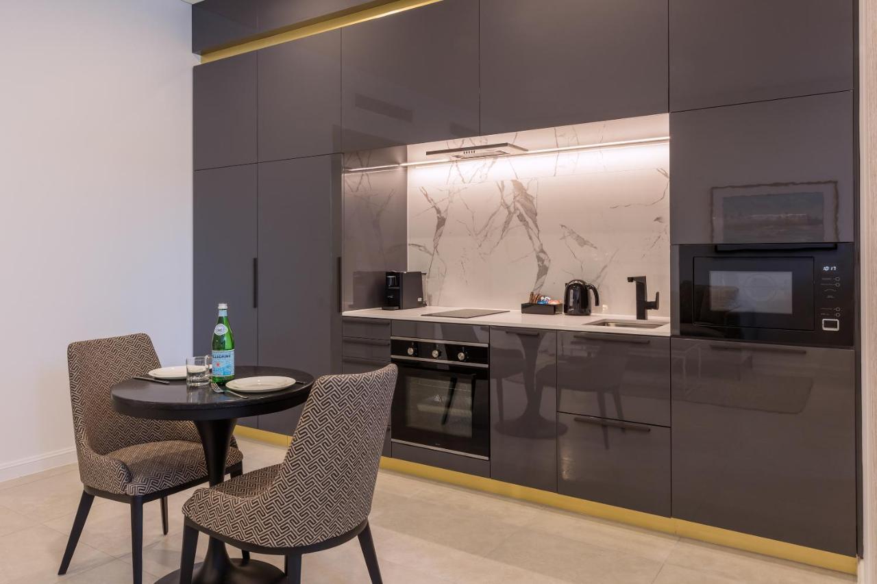 Studio Street Suite