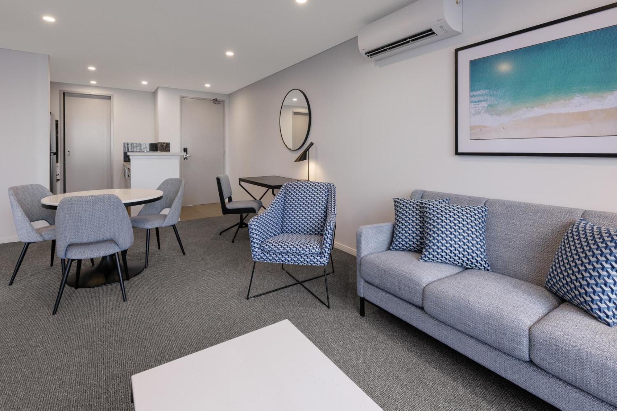 One Bedroom Luxe Suite,1543617556:JPEG