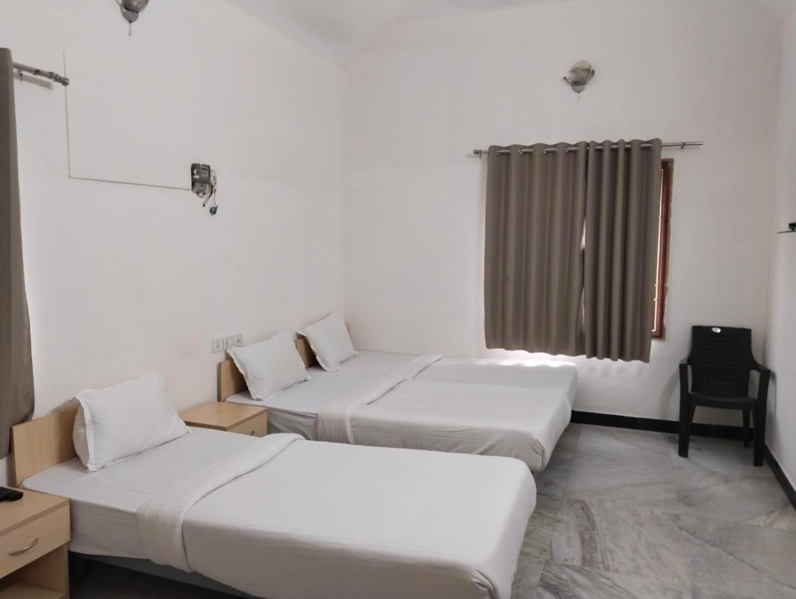 Comfort Triple Room with Shower