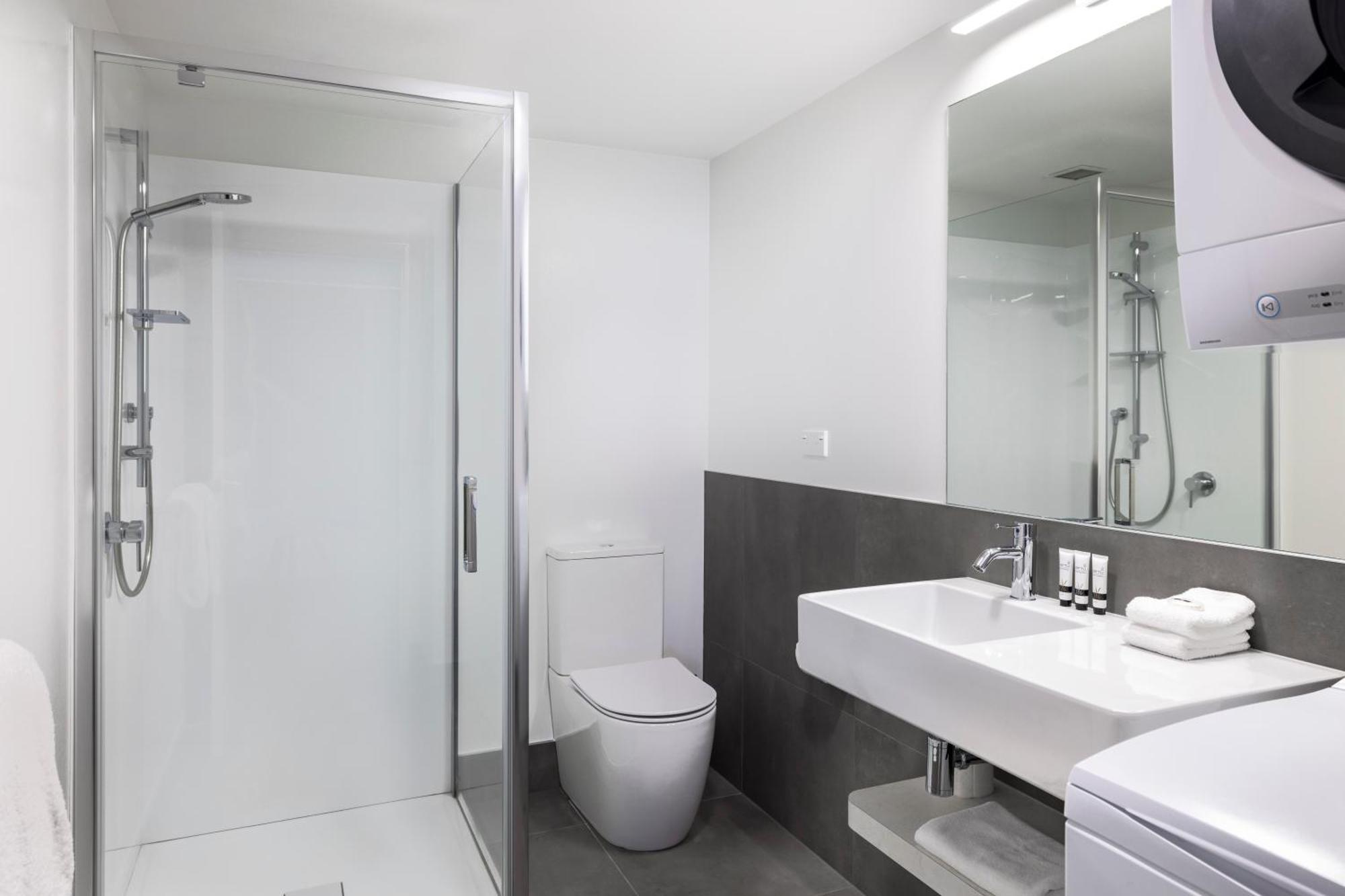 Studio (2 Adults)