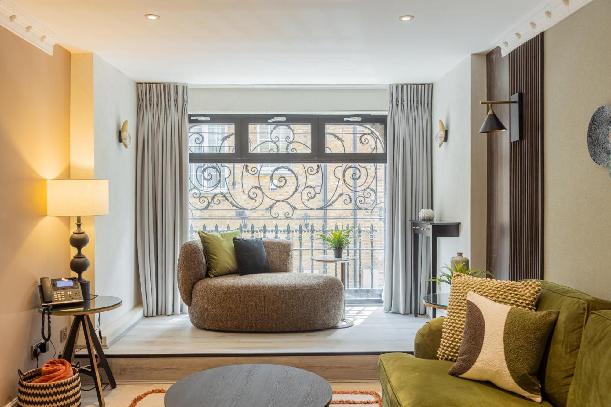 Luxury One-Bedroom Apartment