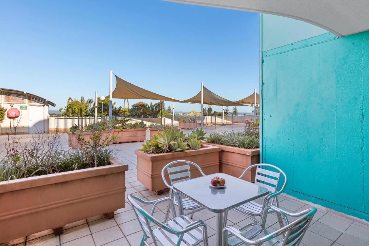 Two-Bedroom Deluxe Poolside Apartment