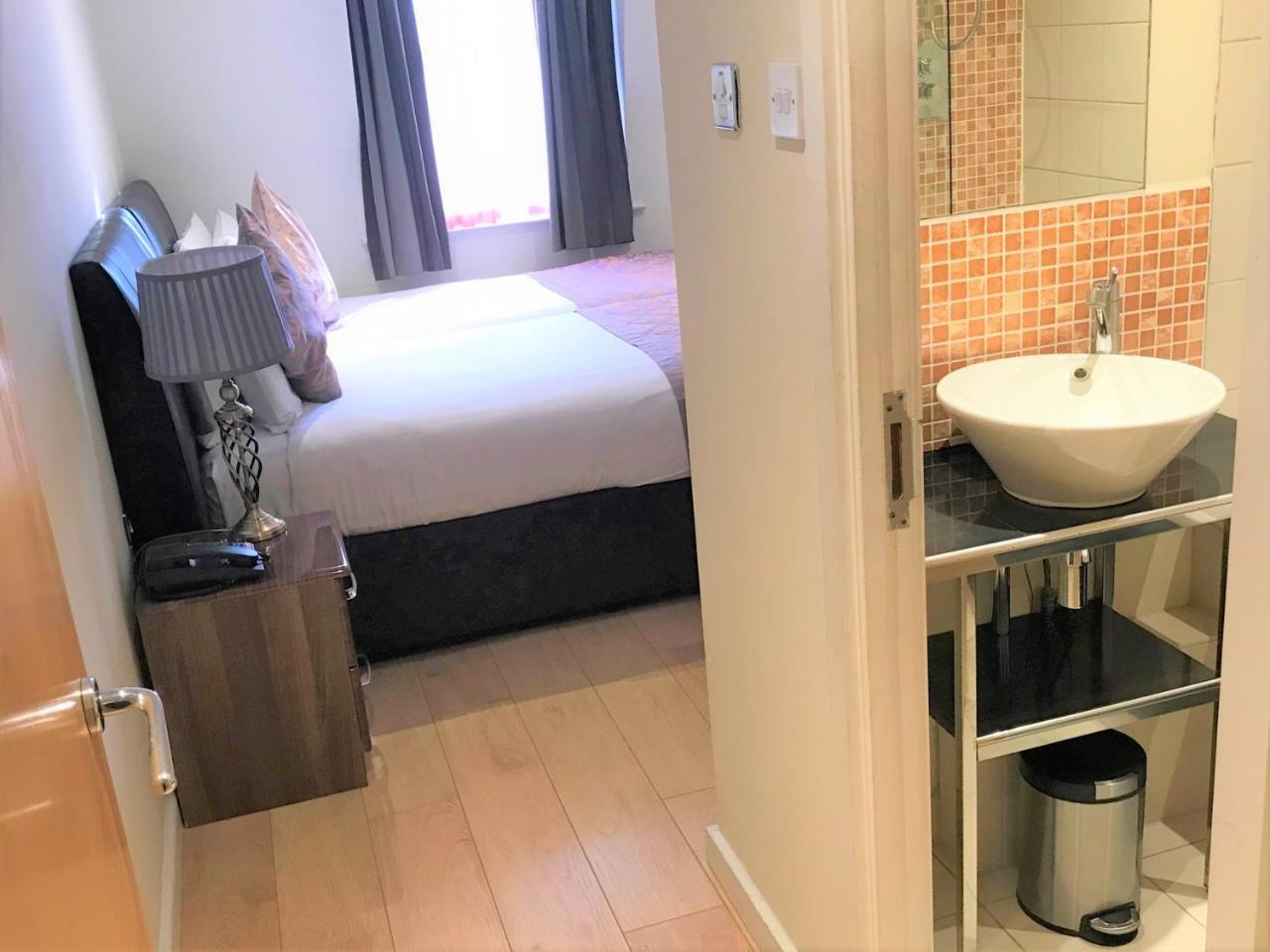 Two-Bedroom Apartment (6 Adults)
