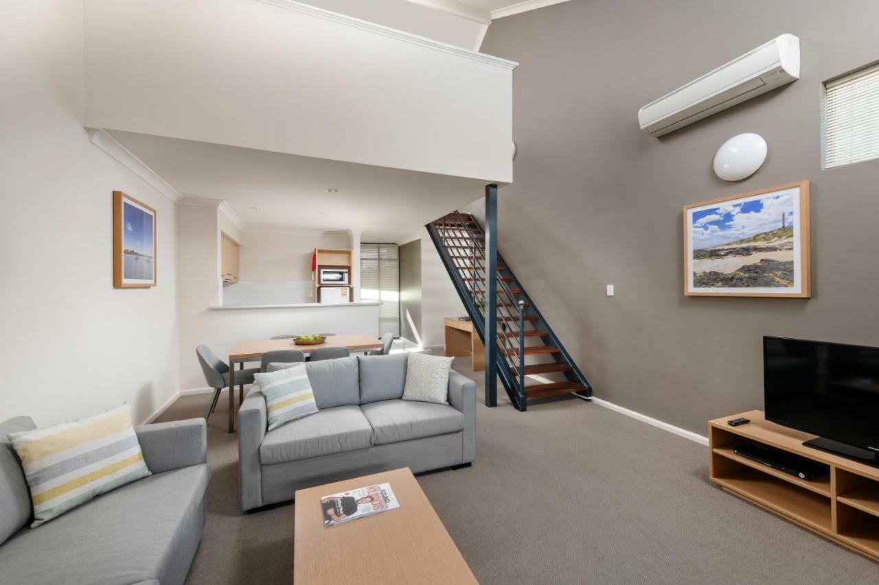 Three-Bedroom Apartment,830718056:JPEG
