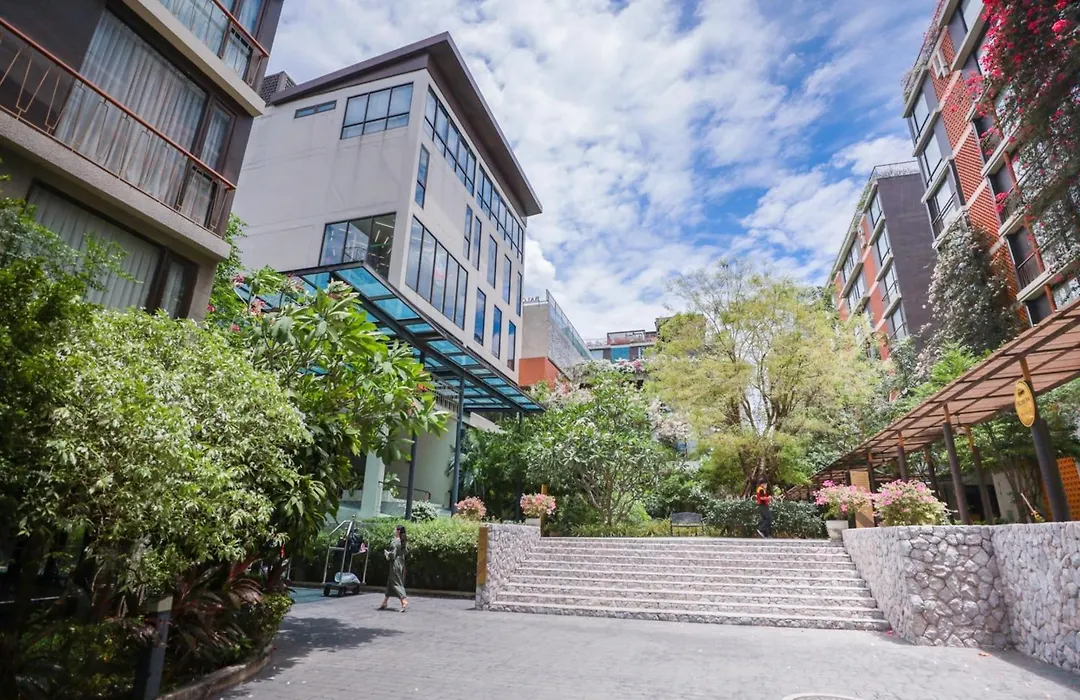 Balcony Courtyard Sriracha Hotel & Serviced Apartments-1