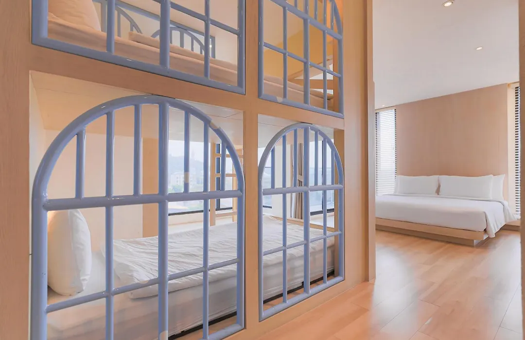 Balcony Seaside Sriracha Hotel & Serviced Apartments-1