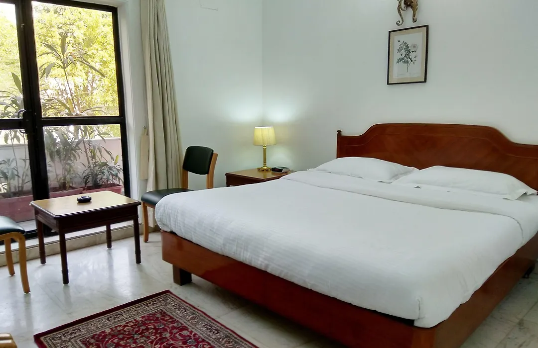 Hotel Palm Greens-1