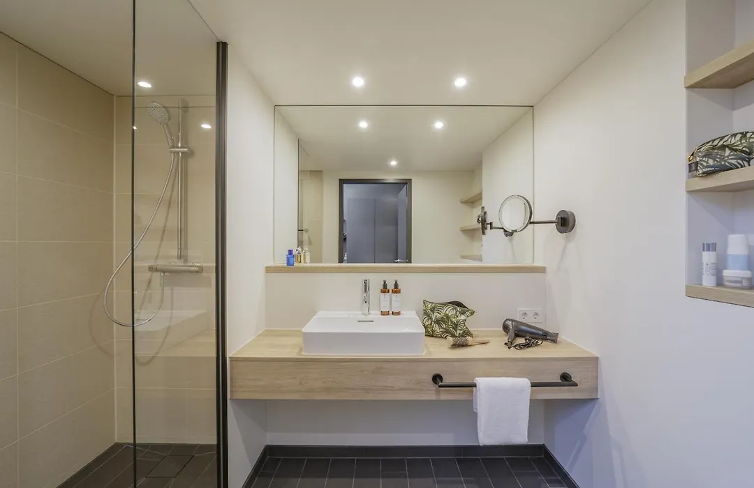 Black F House - Serviced Apartments-1