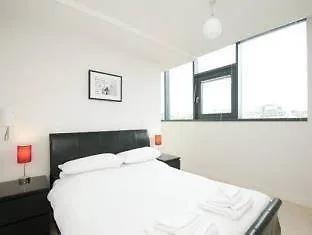 Cleyro Serviced Apartments - Finzels Reach-1