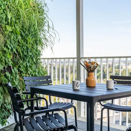 Black F Tower - Serviced Apartments-2