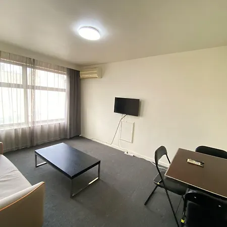 City Edge East Melbourne Apartment Hotel-3