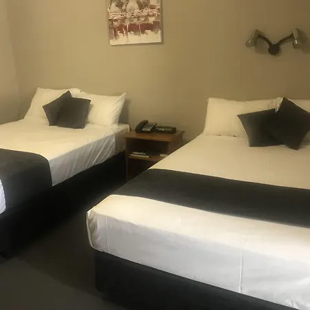 Cosmopolitan Motel & Serviced Apartments-3
