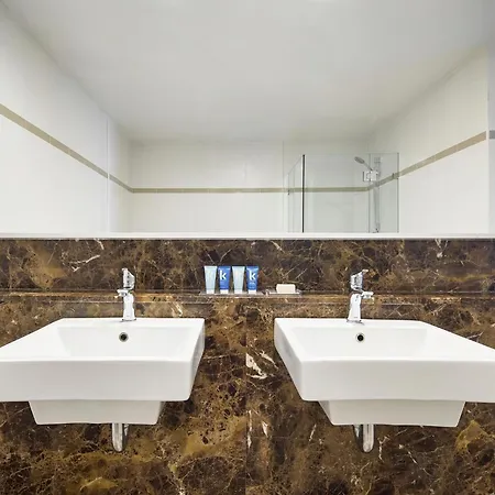 Meriton Suites World Tower, Sydney-3