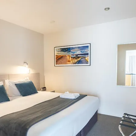 Quest Cathedral Junction Serviced Apartments-3