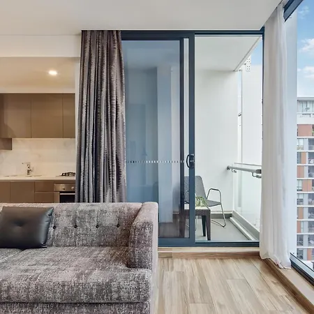 Meriton Suites Mascot Central-2