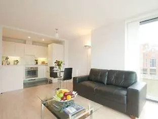 Cleyro Serviced Apartments - Finzels Reach-2