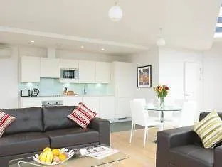 Cleyro Serviced Apartments - Finzels Reach-3