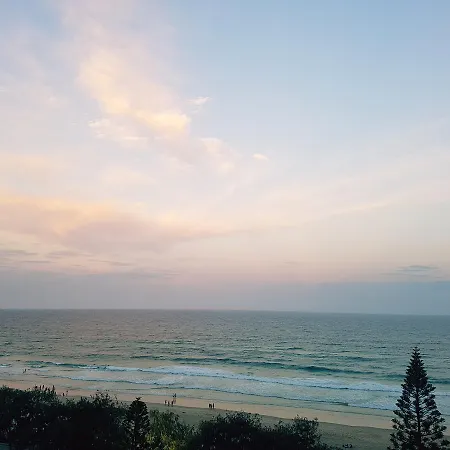 Zenith Ocean Front Apartments Gold Coast - Official Listing-2