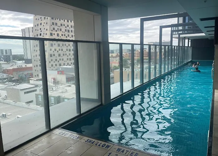 Rnr On Franklin Aparthotel Adelaide