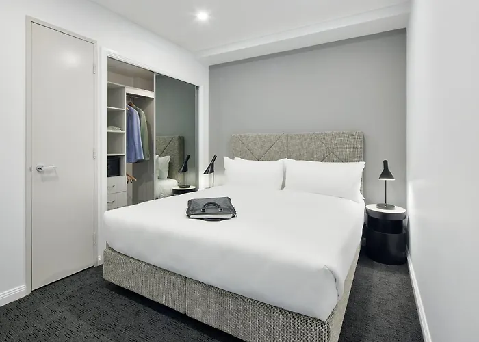 Meriton Suites Mascot Central Sydney